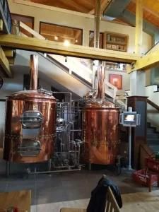 Two Vessels Brewhouse Assorted with Hlt Fermenters and Cooling System