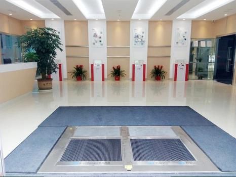 Industrial Automatic Shoe Sole Cleaning Machine Hygiene Station for Plants