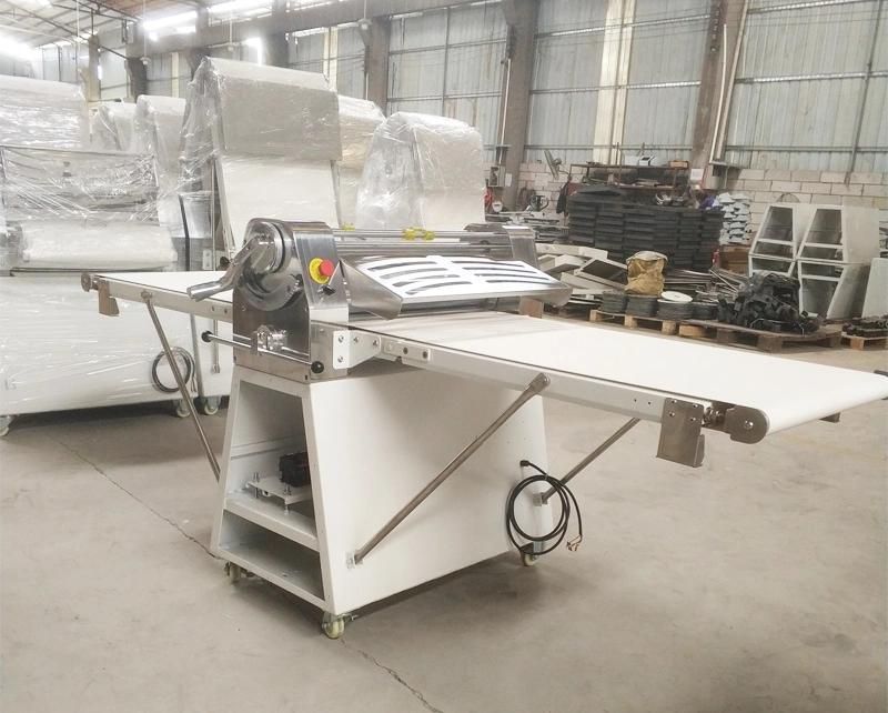 Commercial Kitchen 520mm Floor Type Pastry Dough Sheeter for Bakery